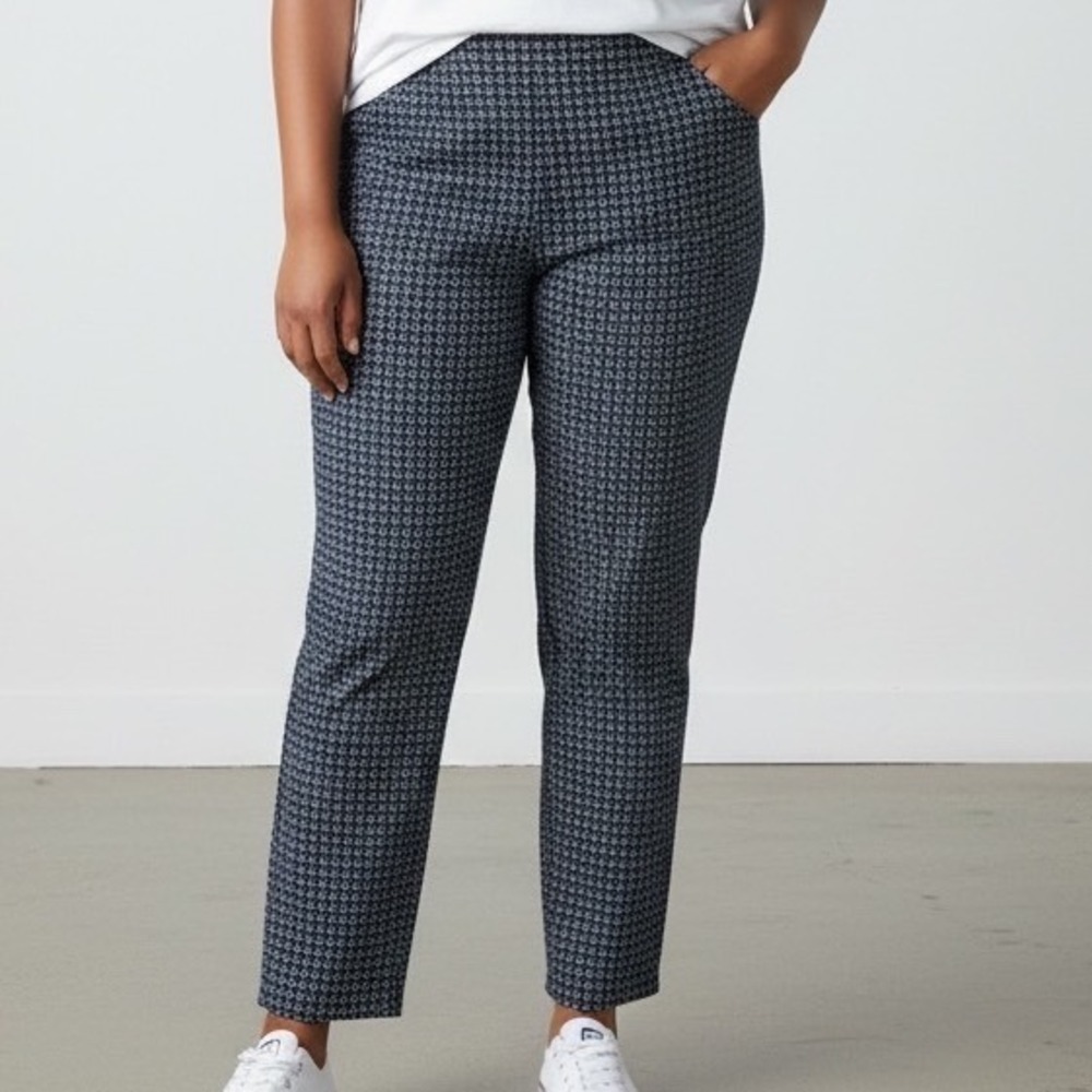 Talbots Navy Blue Paisley Print Pull On Tapered Leg Pants Womens M preppy office